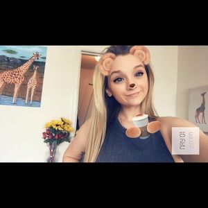 Meet your Posher, Brittney